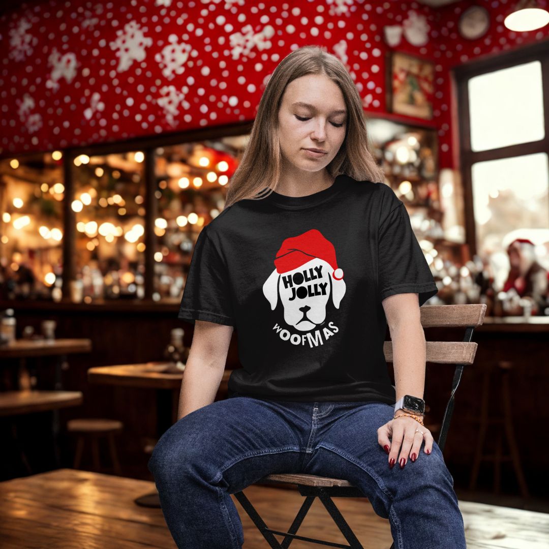 Holly Jolly Woofmas Bio T-Shirt – Weihnachts-Shirt für Hundeliebhaber & Camper