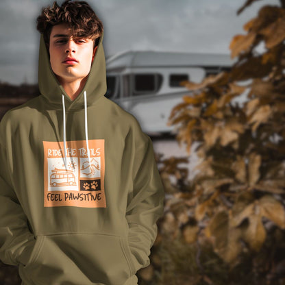 Unisex Hoodie „Ride the Trails – Feel Pawsitive“ | Camping Adventure Style